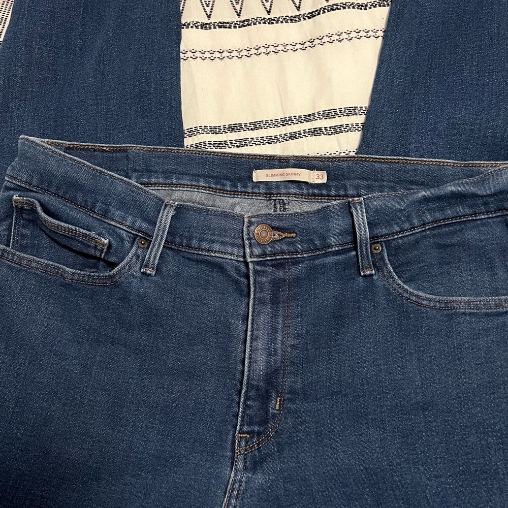 Levi’s Slimming Skinny Jeans Size 33 - Picture 5 of 6